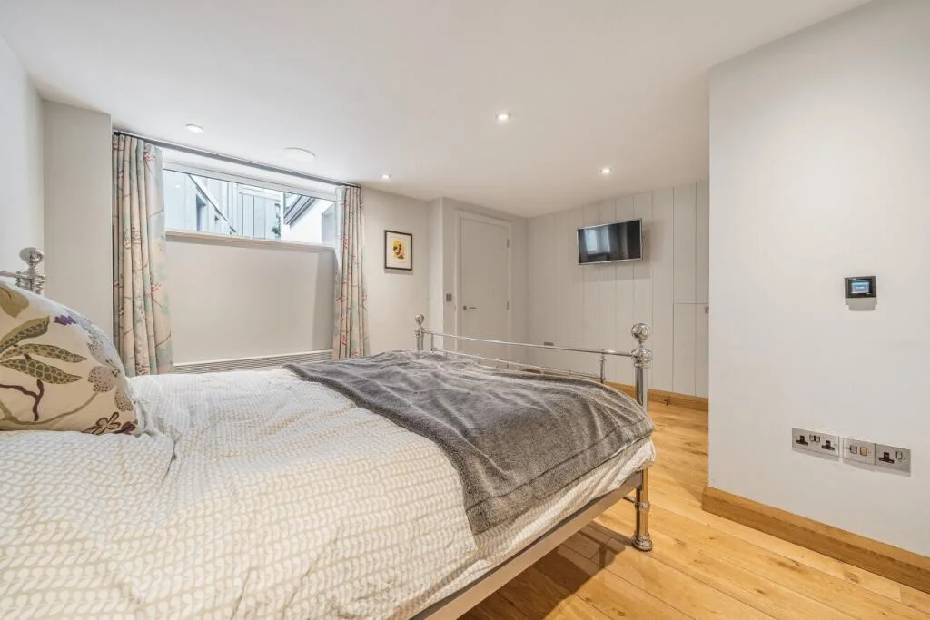 4 bedroom semi-detached house for rent
