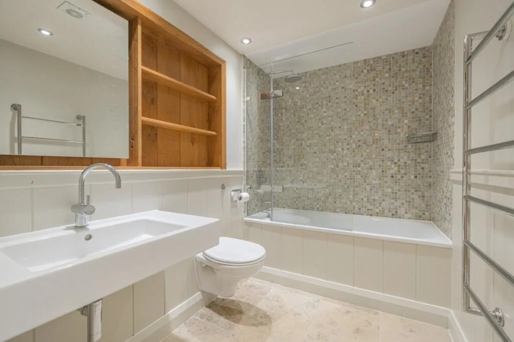 4 bedroom semi-detached house for rent