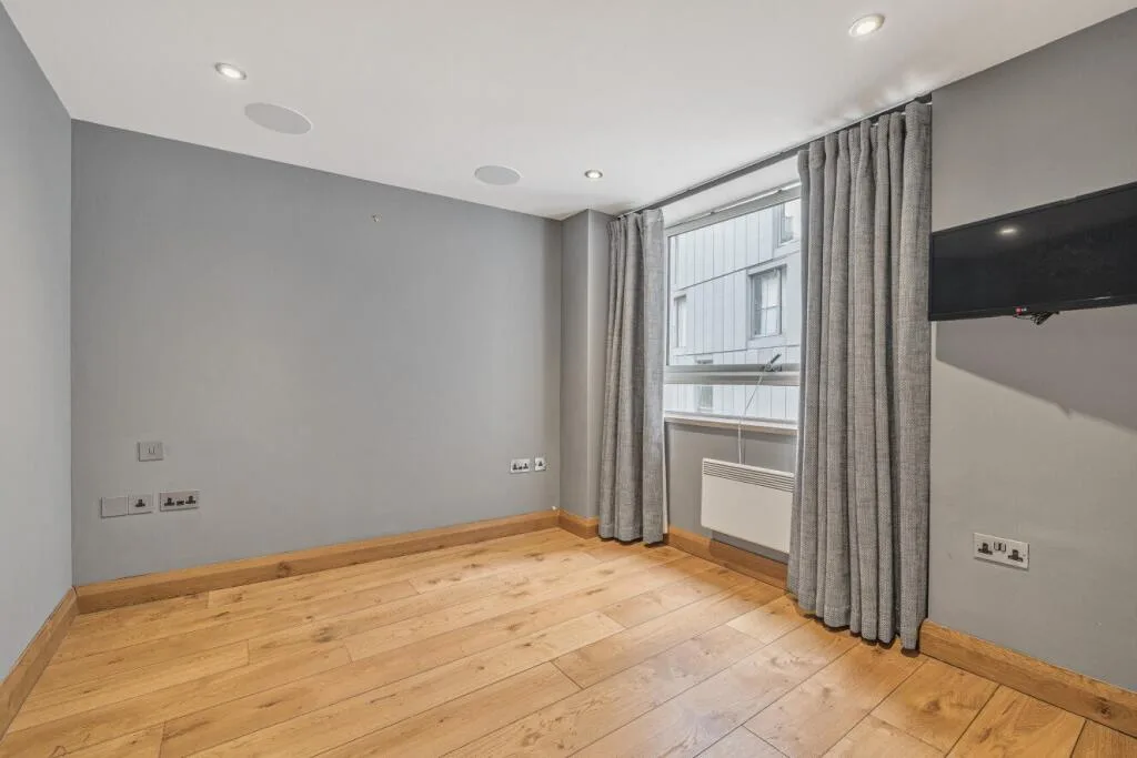 4 bedroom semi-detached house for rent