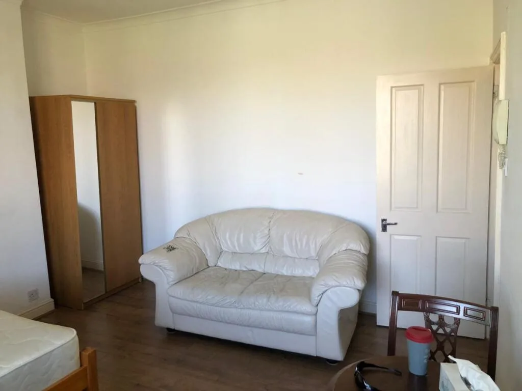 Studio flat for rent