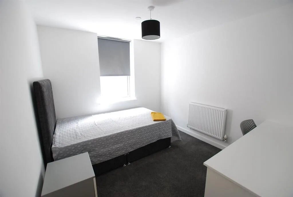 5 bedroom terraced house for rent