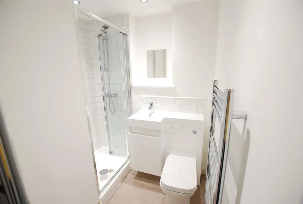 5 bedroom terraced house for rent