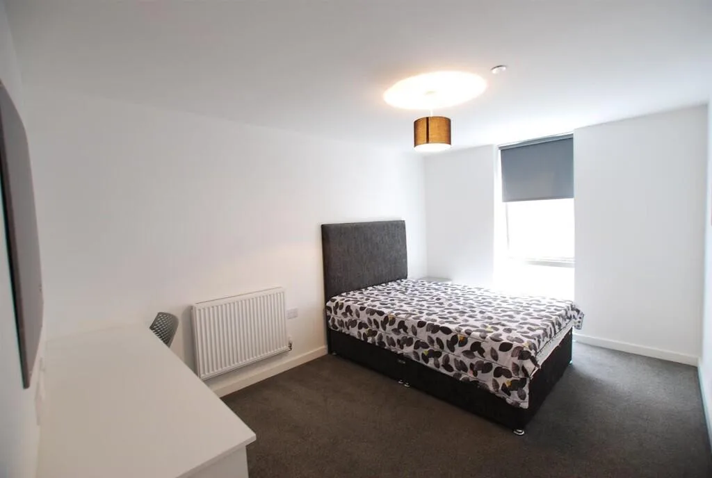 5 bedroom terraced house for rent