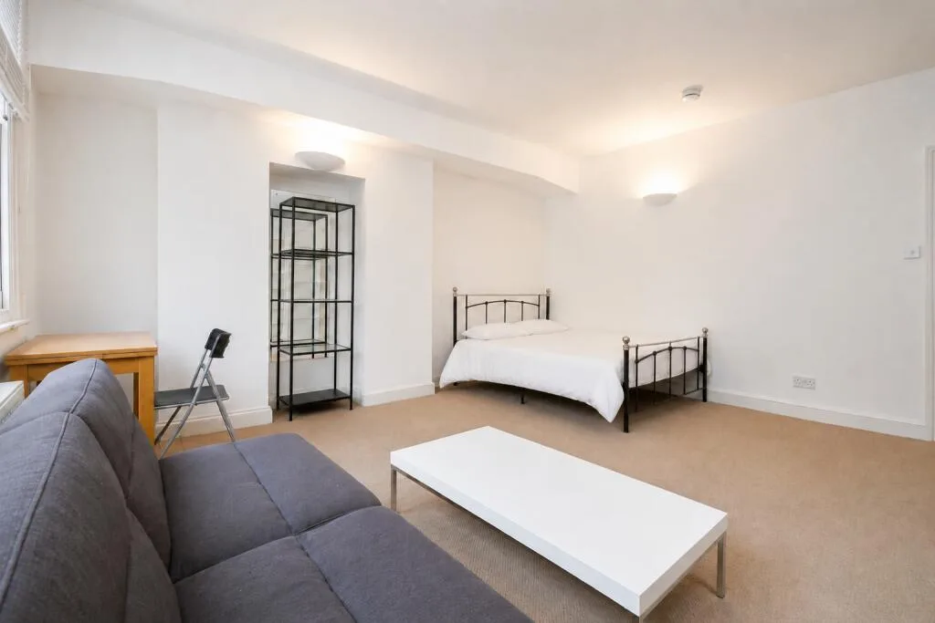 Studio flat for rent
