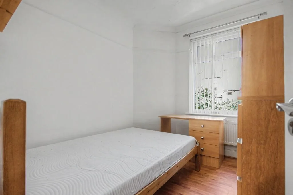 5 bedroom maisonette for rent