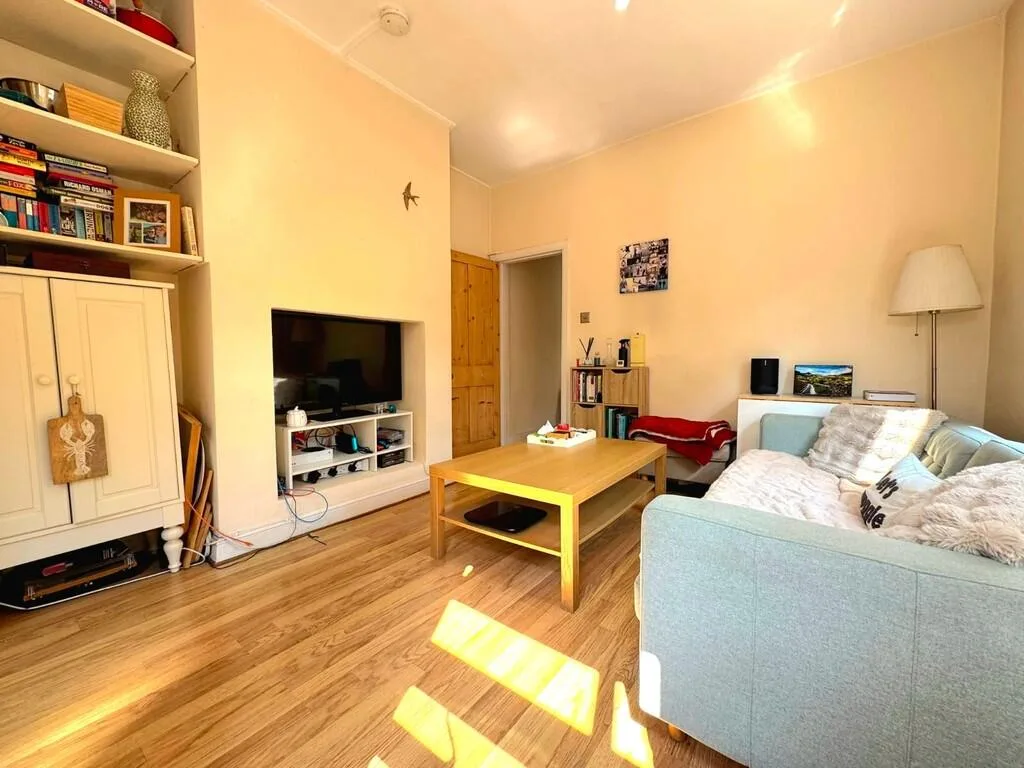 2 bedroom ground floor flat for rent