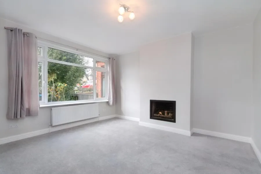 3 bedroom semi-detached house for rent