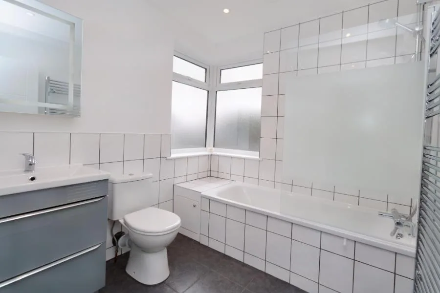 3 bedroom semi-detached house for rent