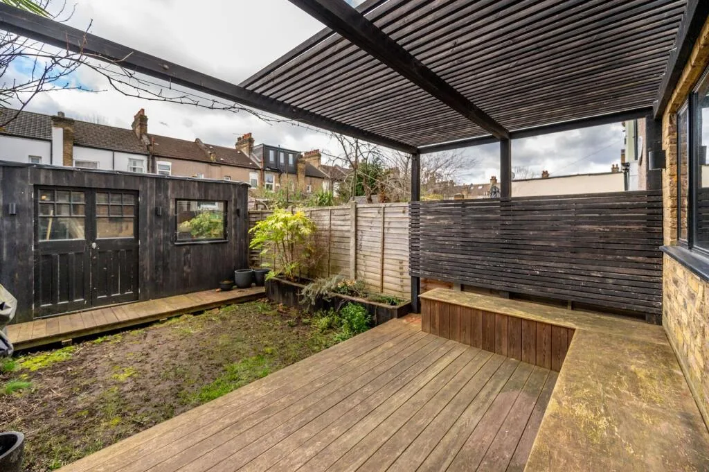 4 bedroom terraced house for rent