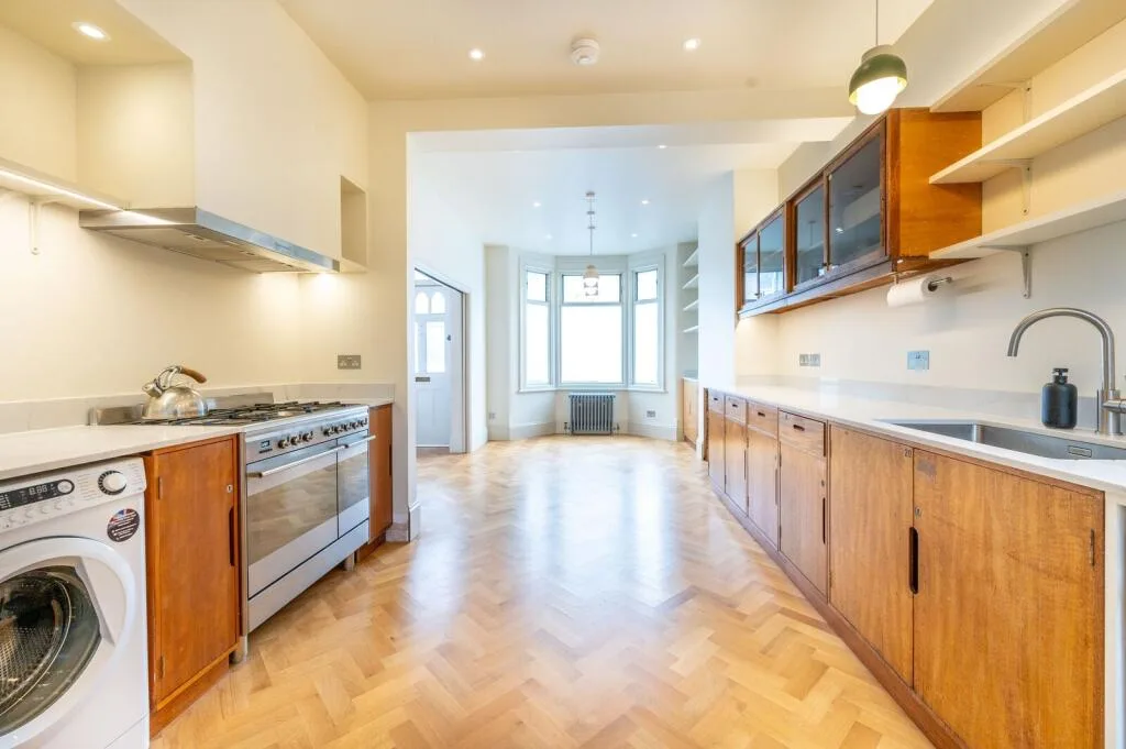 4 bedroom terraced house for rent