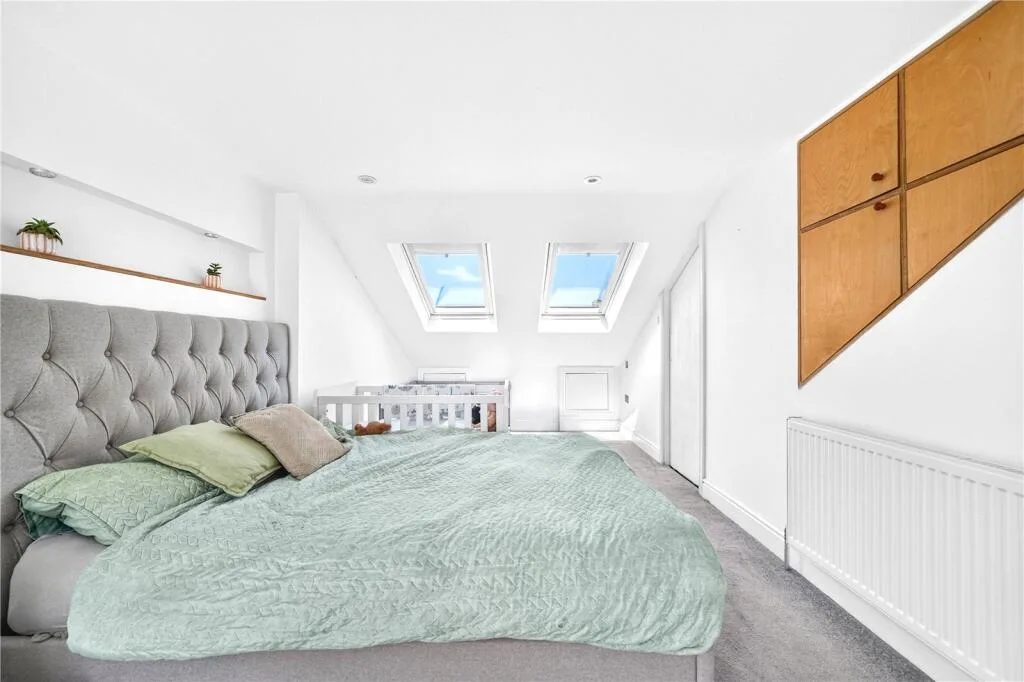 5 bedroom terraced house for rent