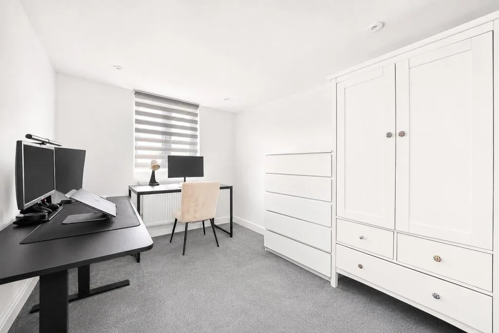 5 bedroom terraced house for rent