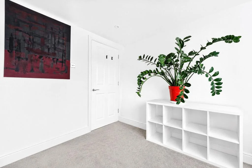 5 bedroom terraced house for rent