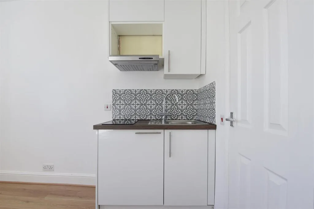 Studio flat for rent