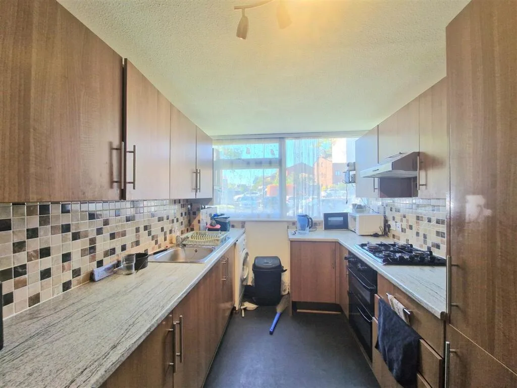 3 bedroom maisonette for rent