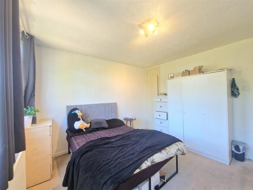 3 bedroom maisonette for rent