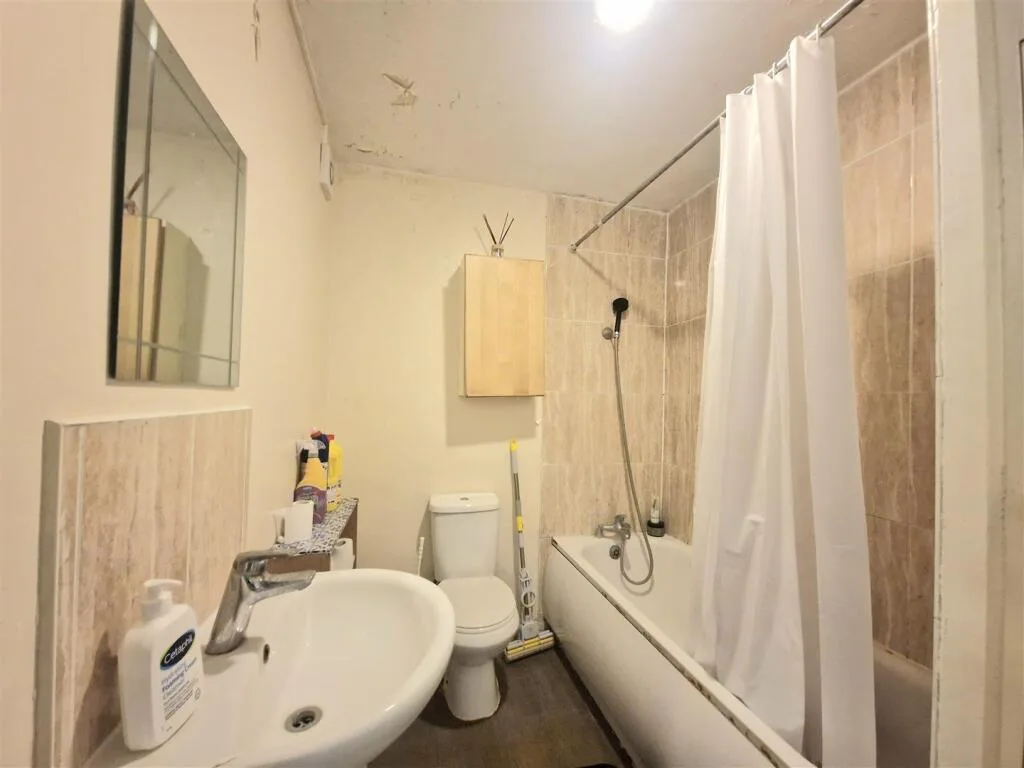 3 bedroom maisonette for rent