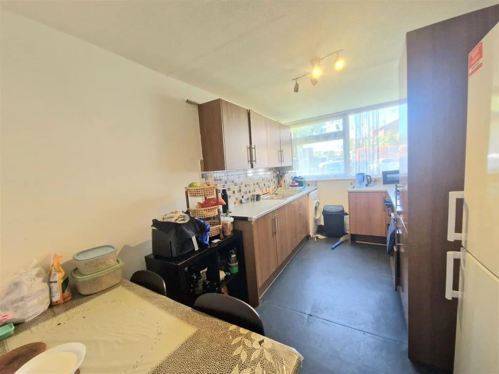 3 bedroom maisonette for rent