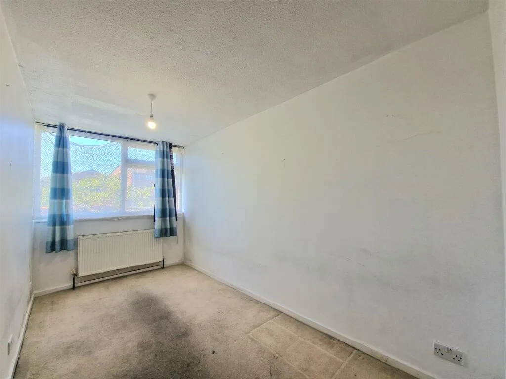 3 bedroom maisonette for rent