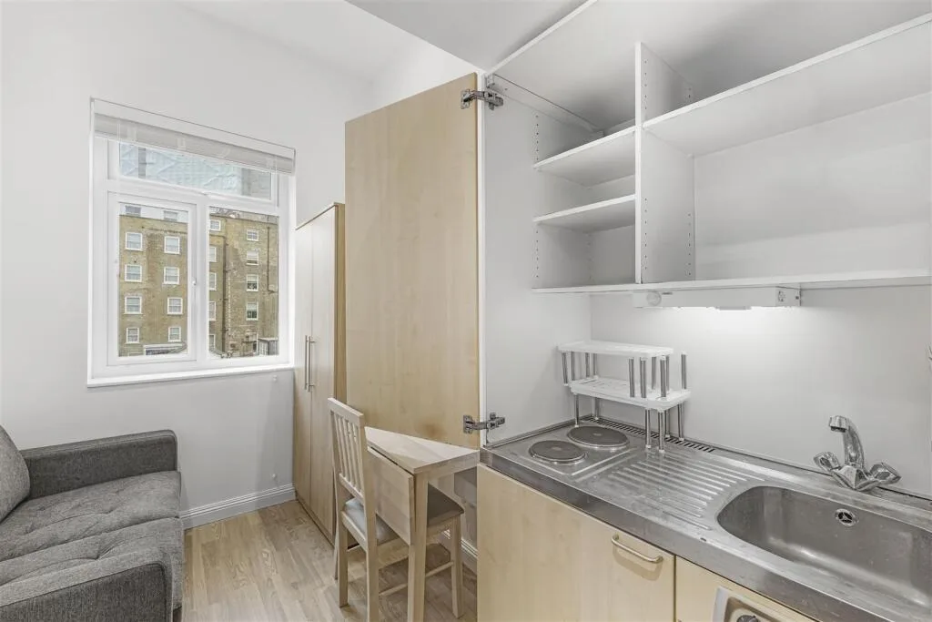 Studio flat for rent
