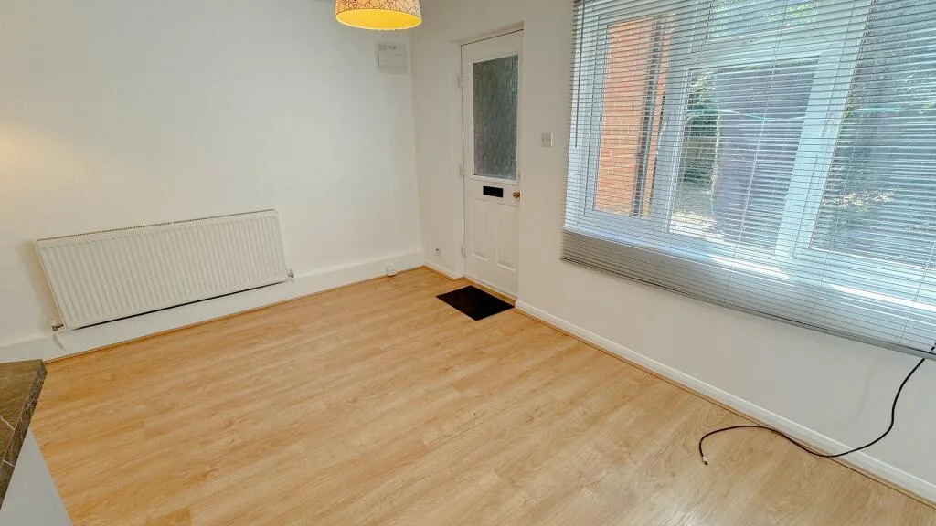 1 bedroom maisonette for rent