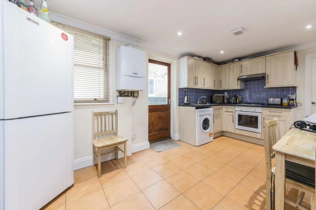 3 bedroom flat for rent