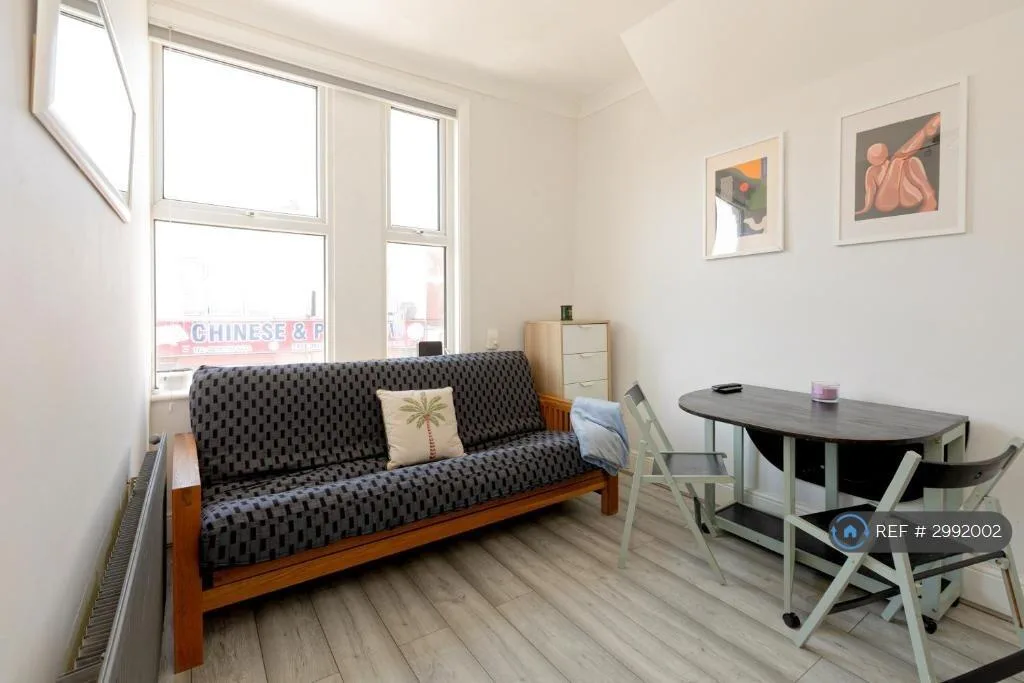 2 bedroom flat for rent