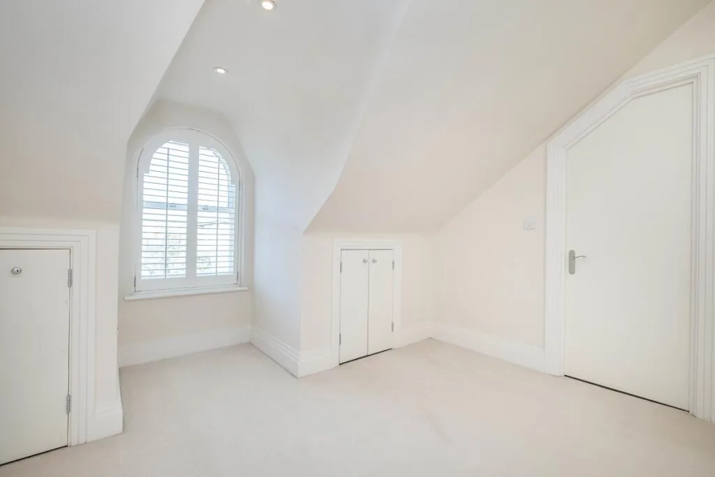 4 bedroom semi-detached house for rent