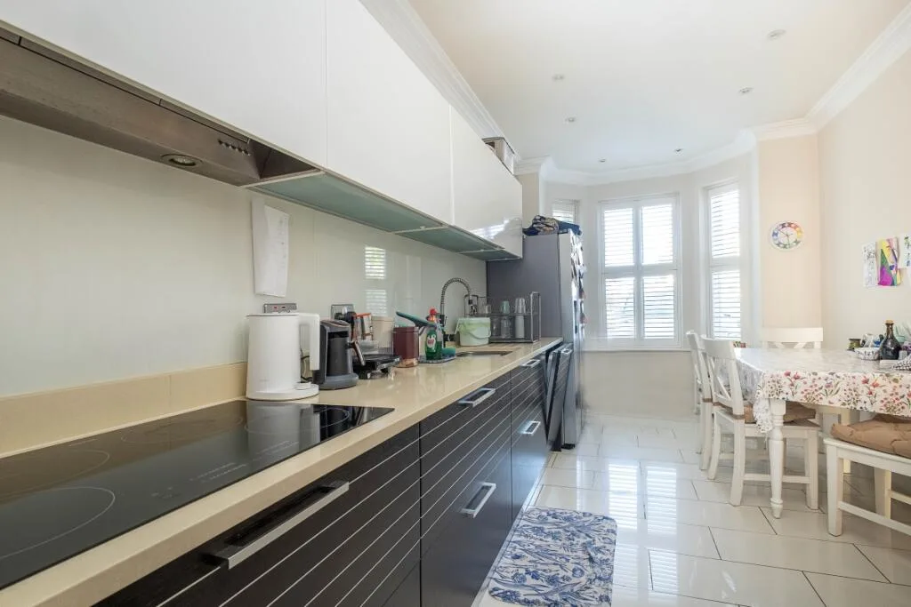 4 bedroom semi-detached house for rent