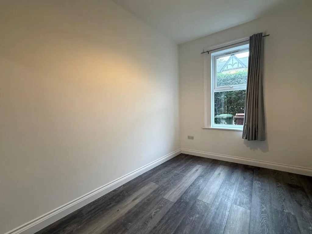 2 bedroom maisonette for rent