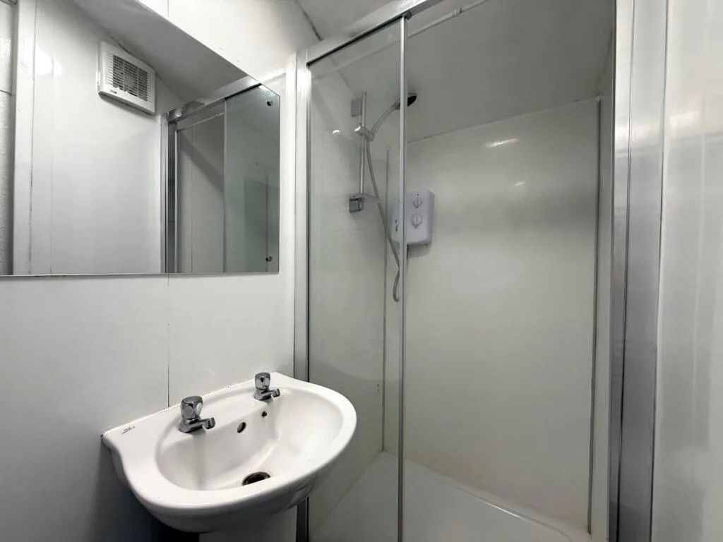 2 bedroom maisonette for rent