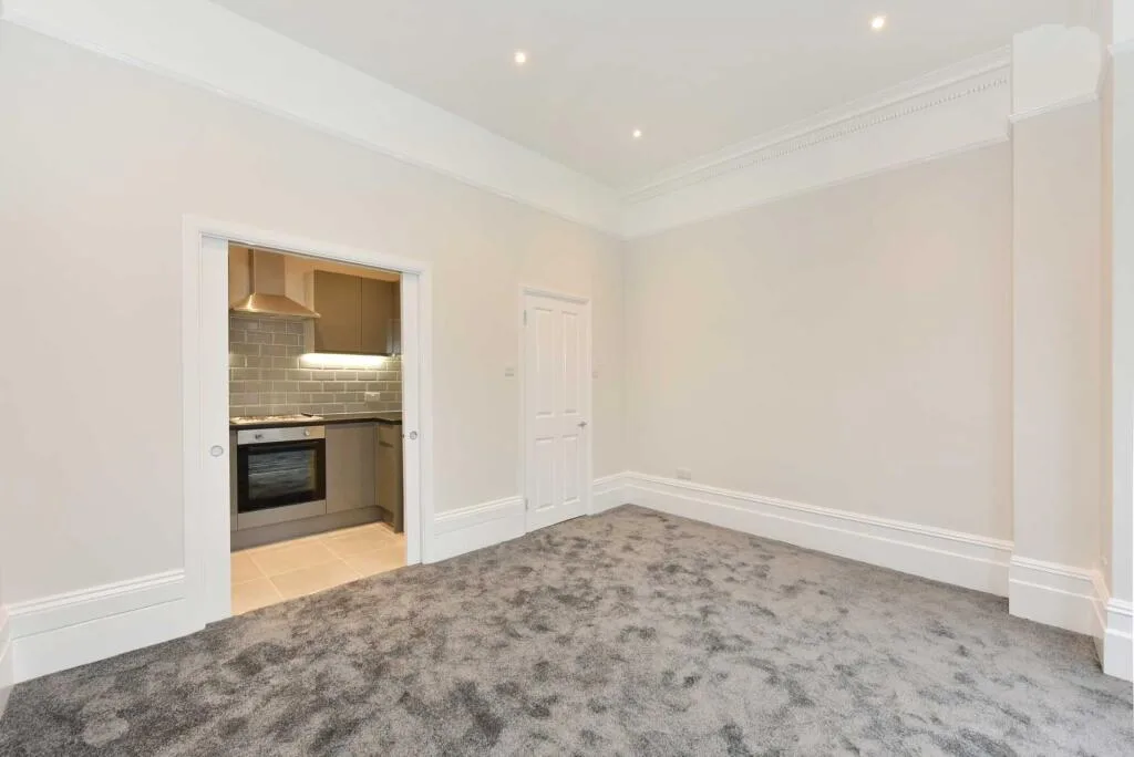 Studio flat for rent