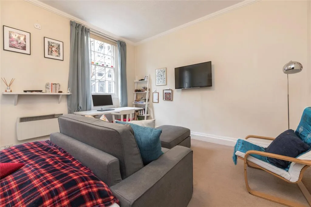Studio flat for rent