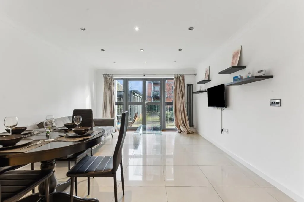 2 bedroom flat for rent