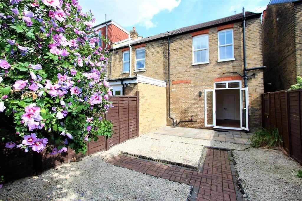 2 bedroom house for rent
