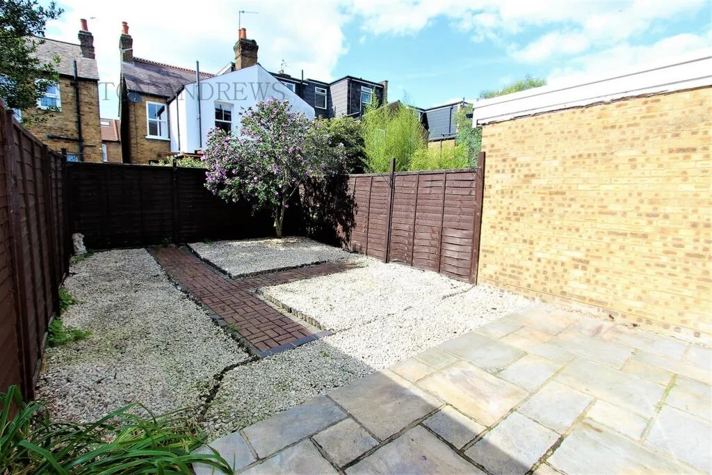 2 bedroom house for rent