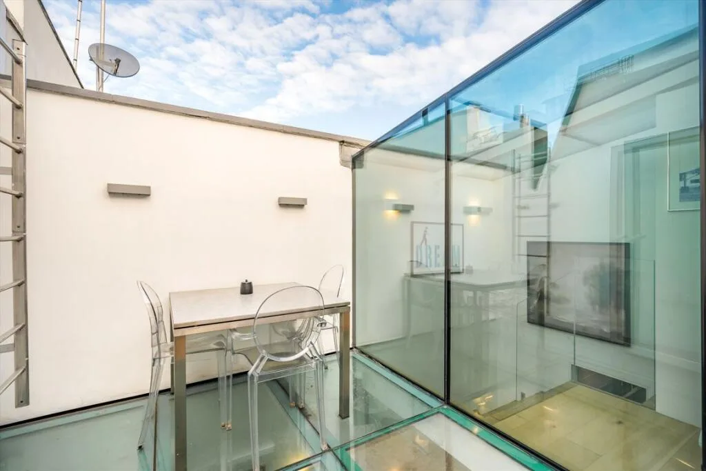 5 bedroom end of terrace house for rent