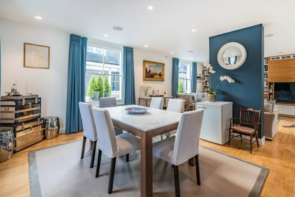 5 bedroom end of terrace house for rent