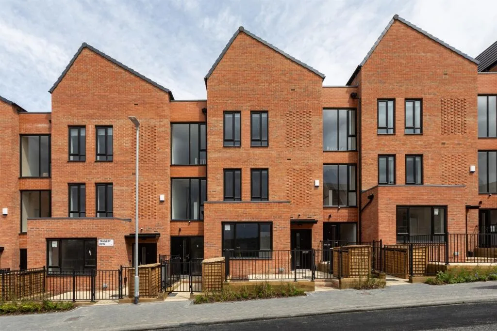 4 bedroom terraced house for rent