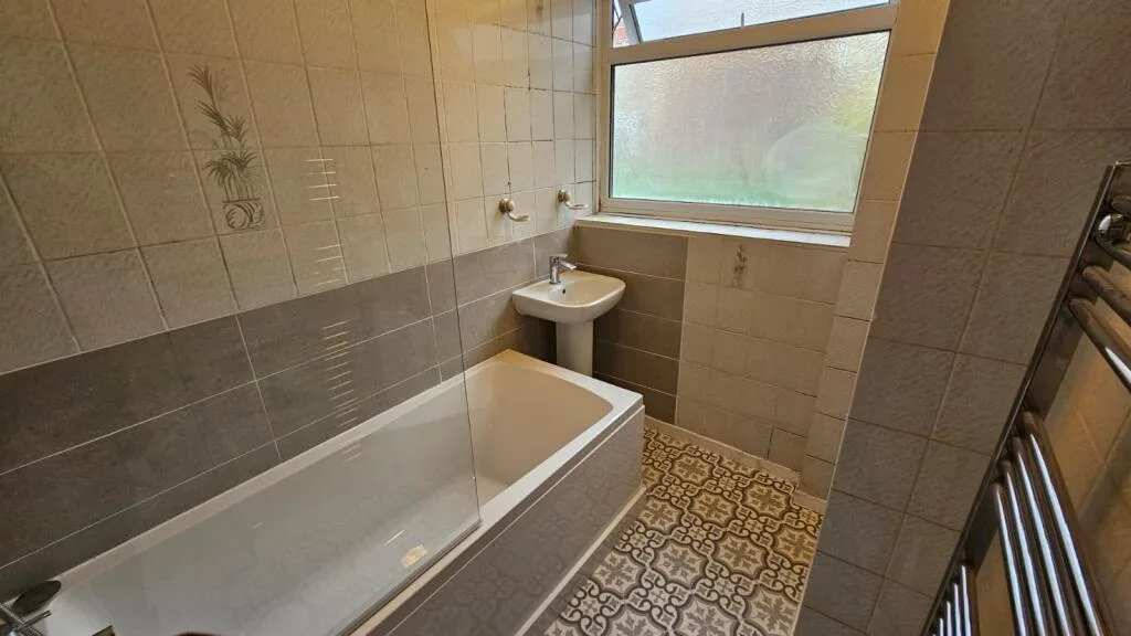 3 bedroom ground floor maisonette for rent