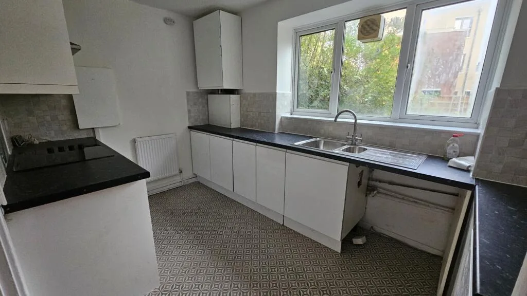 3 bedroom ground floor maisonette for rent
