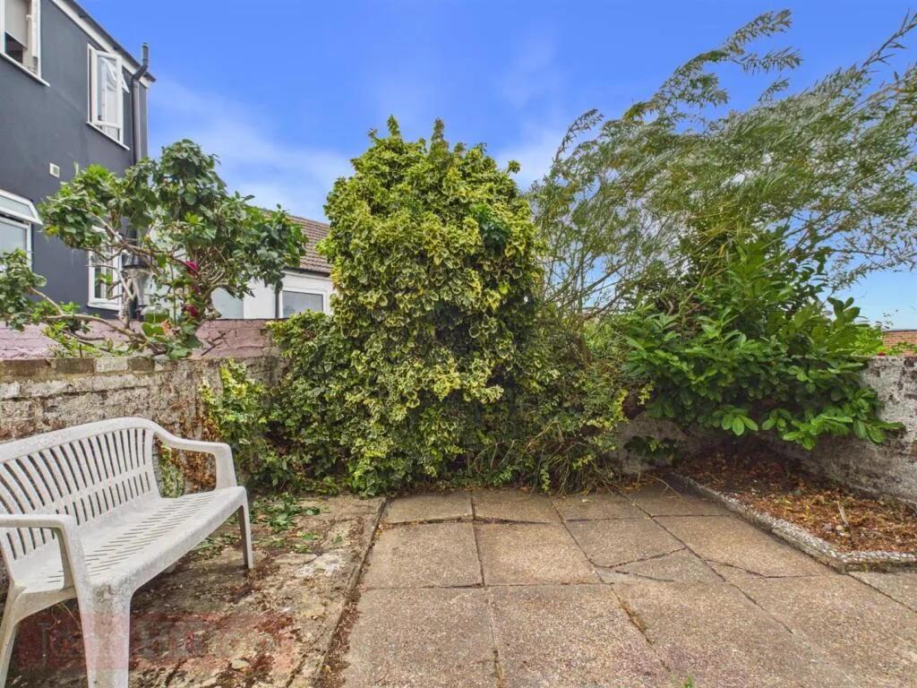 4 bedroom terraced house for rent