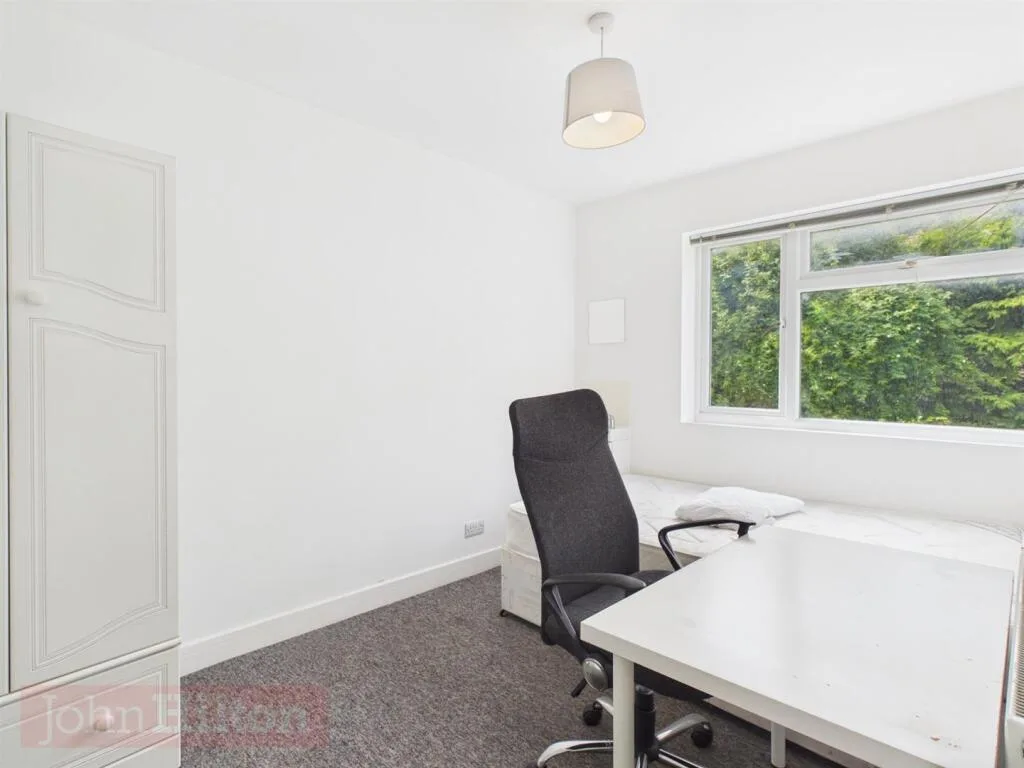6 bedroom terraced house for rent