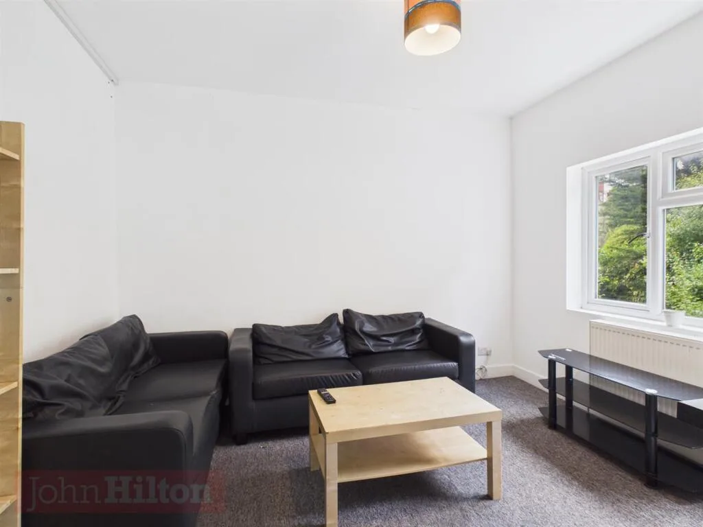 6 bedroom terraced house for rent