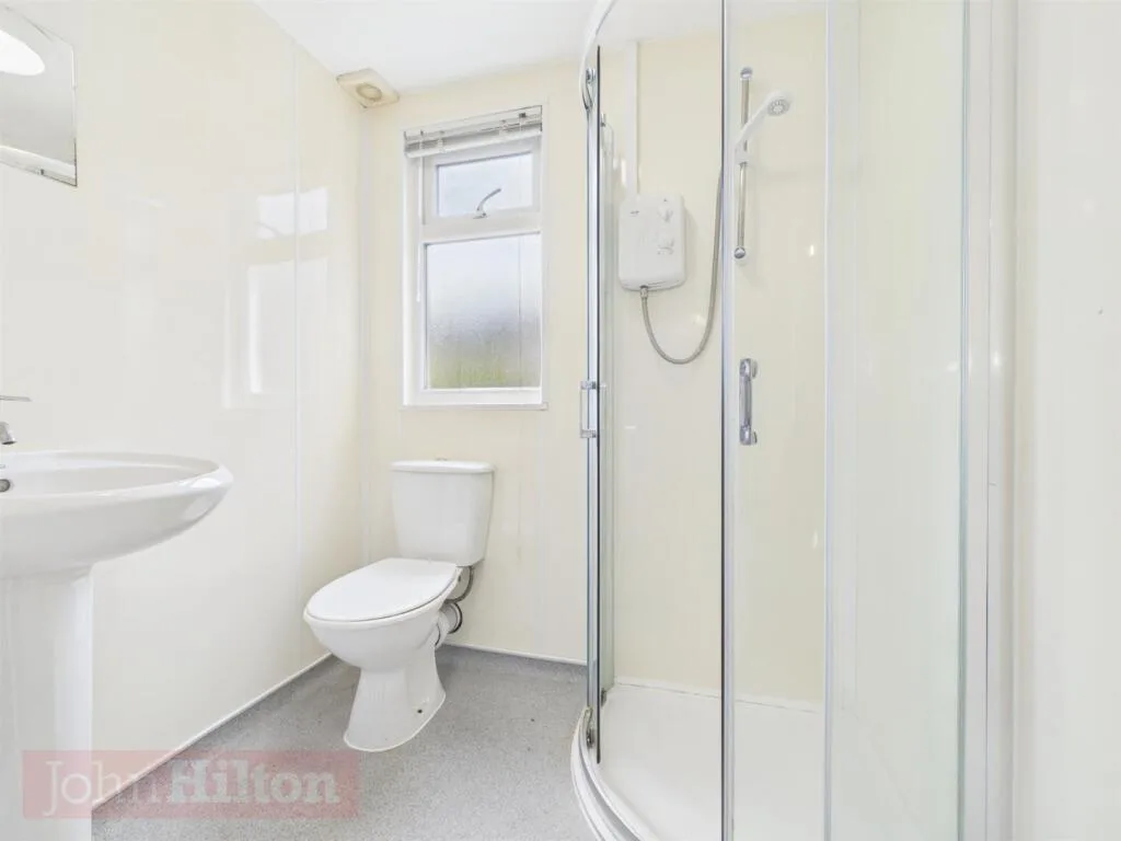 6 bedroom terraced house for rent