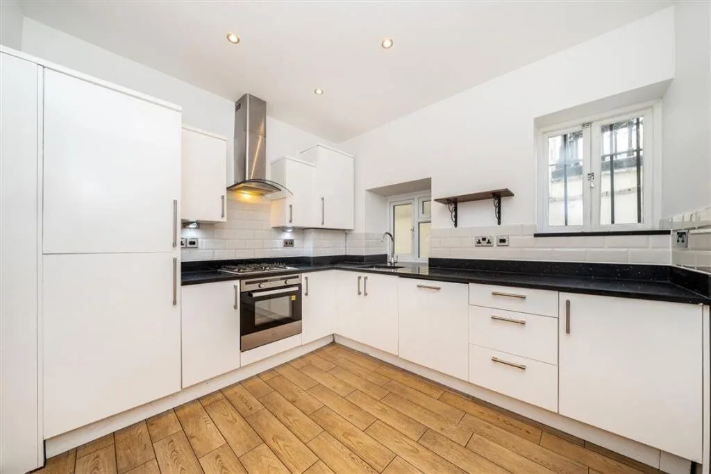 3 bedroom flat for rent