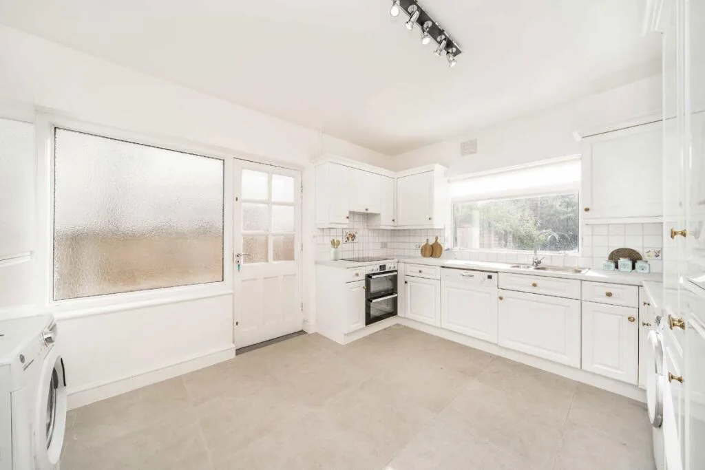 5 bedroom house for rent