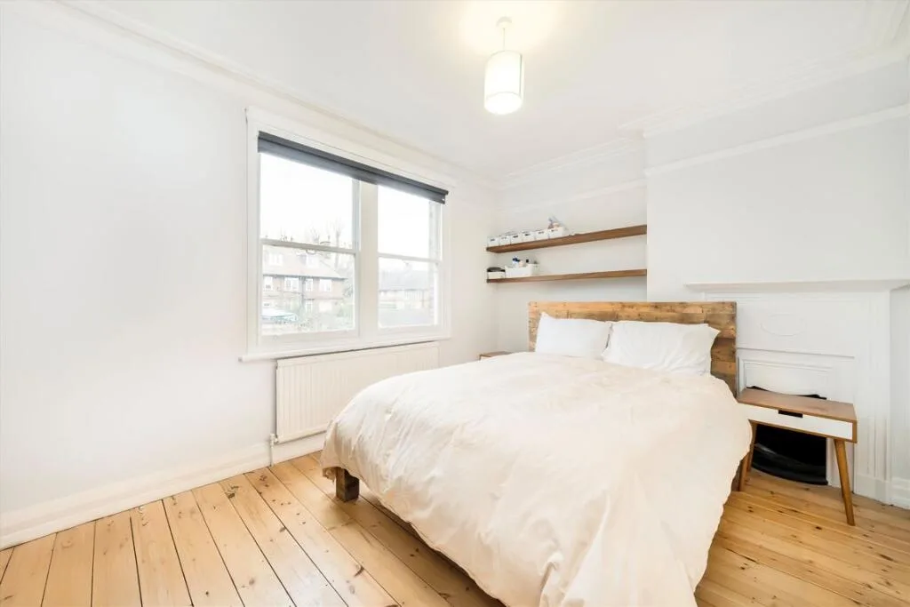 5 bedroom detached house for rent