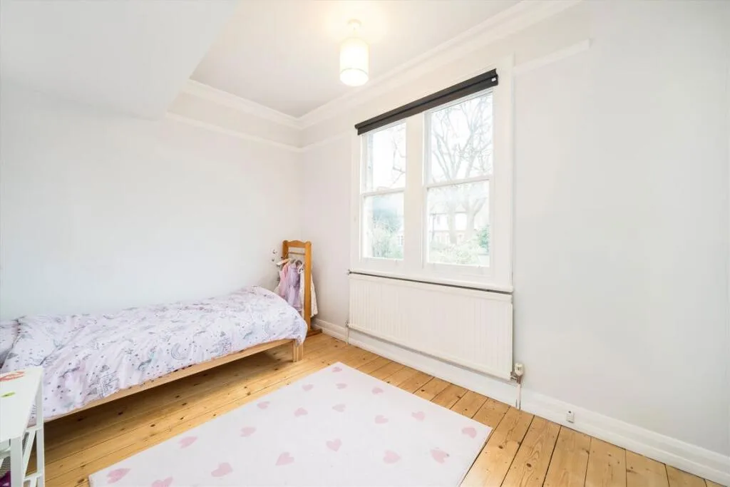 5 bedroom detached house for rent