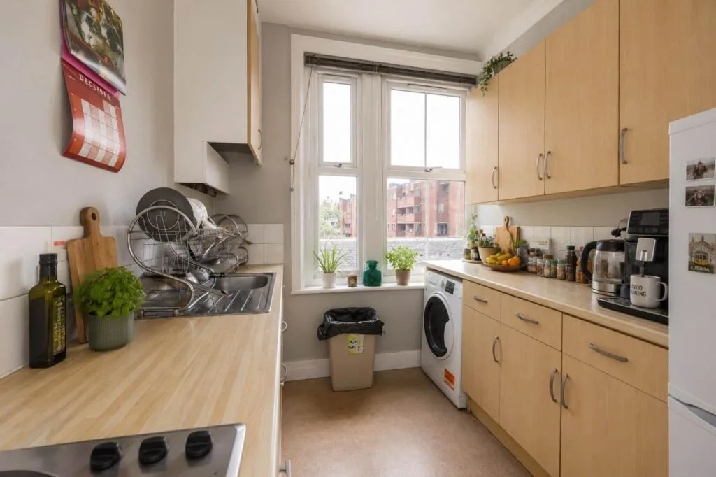 4 bedroom maisonette for rent